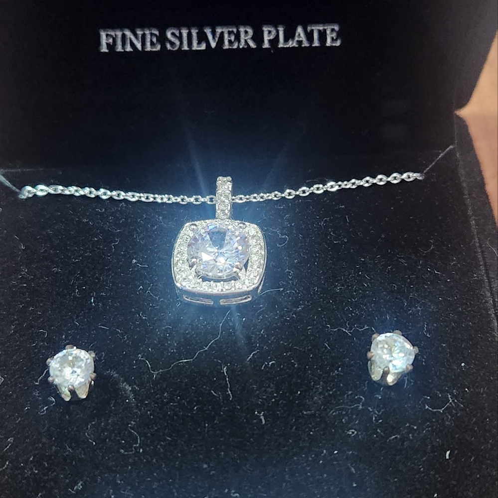 Primavera Cubic Zirconia Necklace and Earring Set